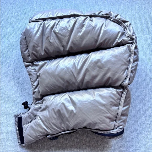 Aritizia Super Puff Original with detachable  hoodie metallic taupe / M / EUC - Picture 5 of 10